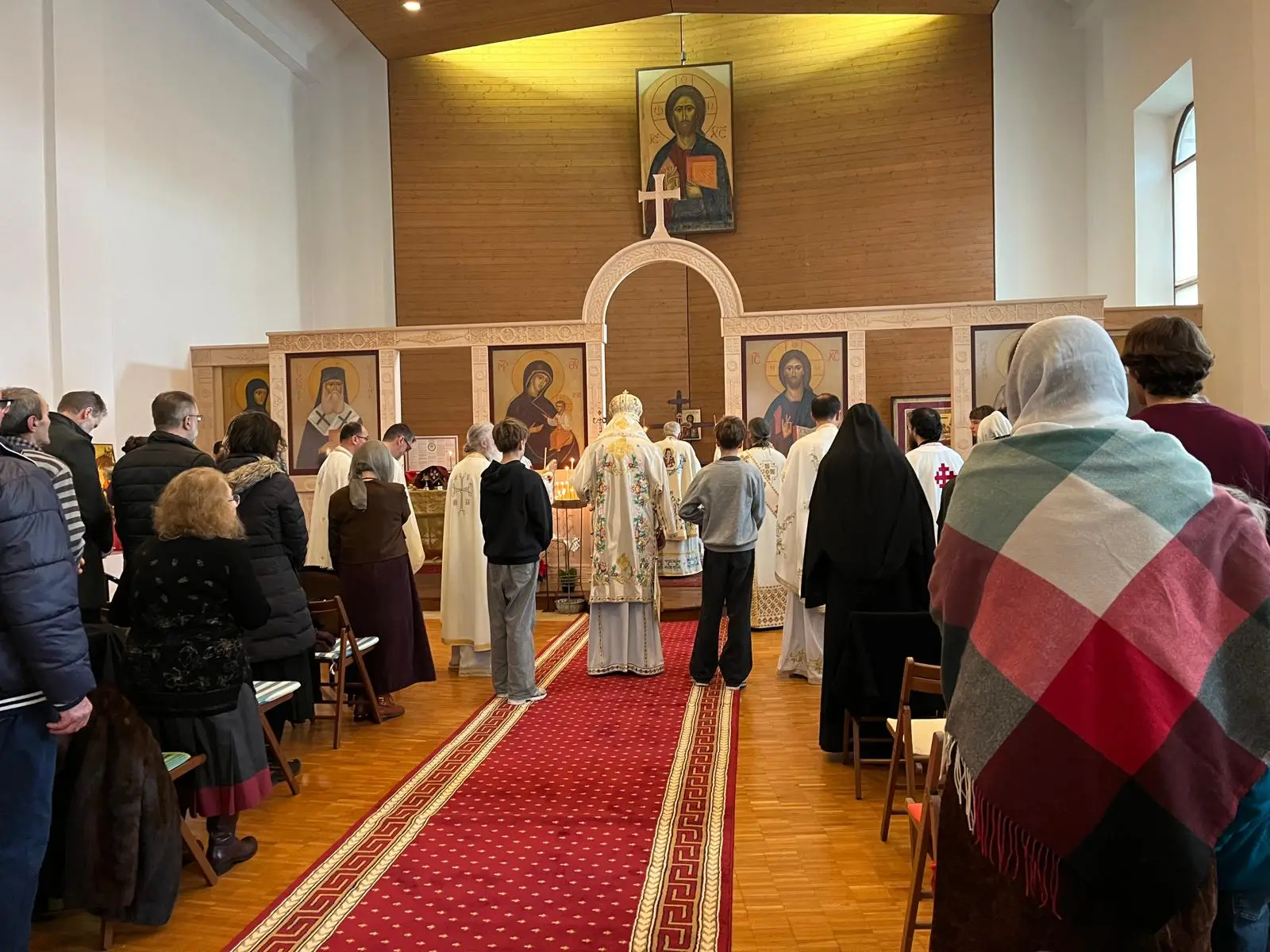 Slujba în biserica parohiei din Neuchâtel